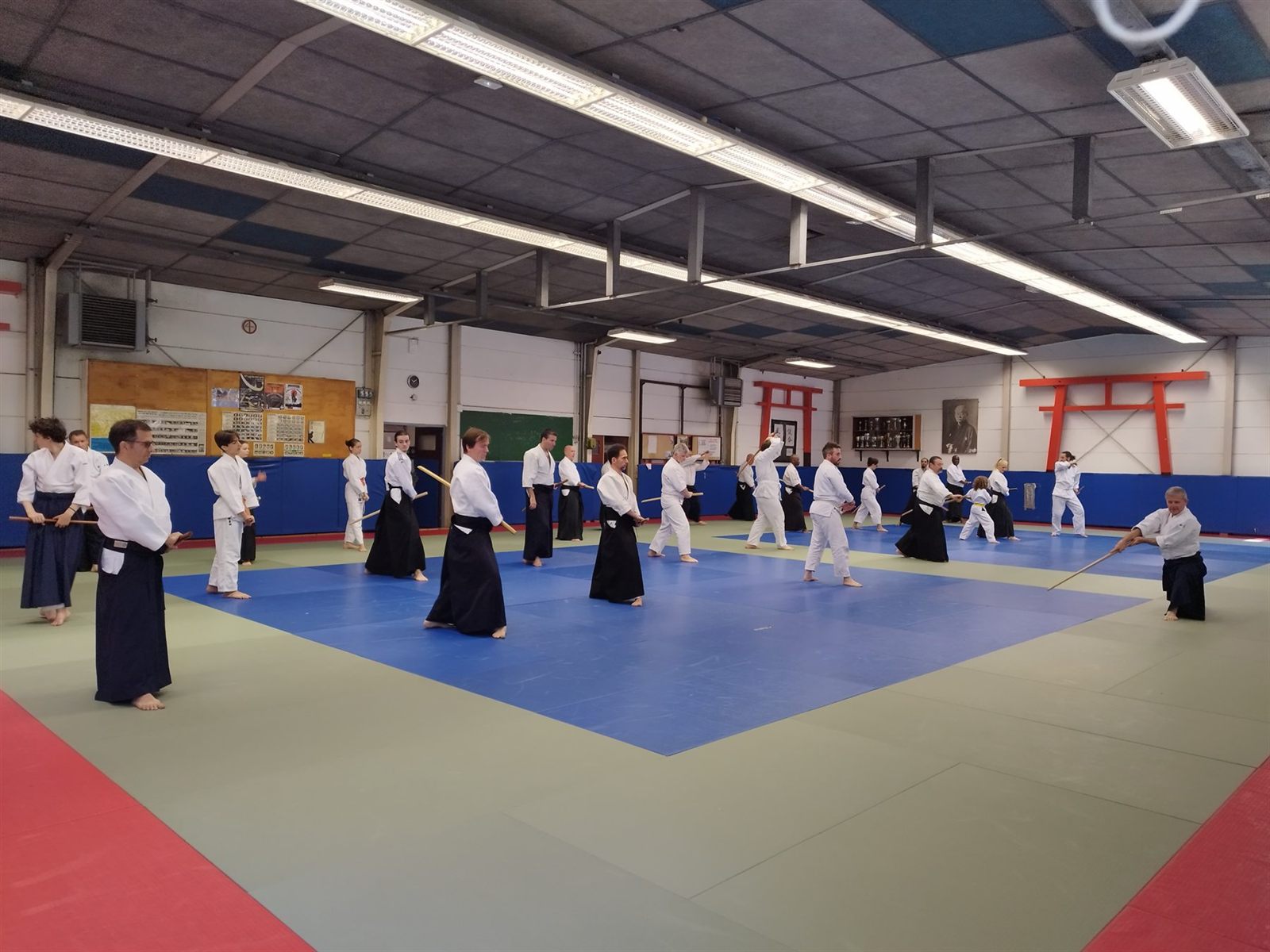 Cours aux armes au Dojo Manouchian
